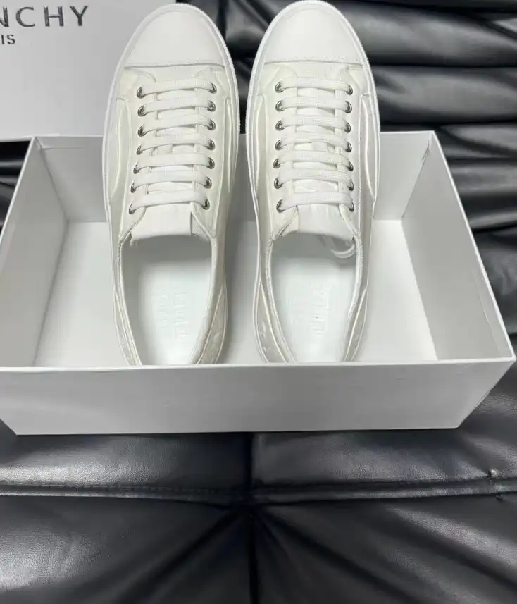 hype Givenchy Sneakers