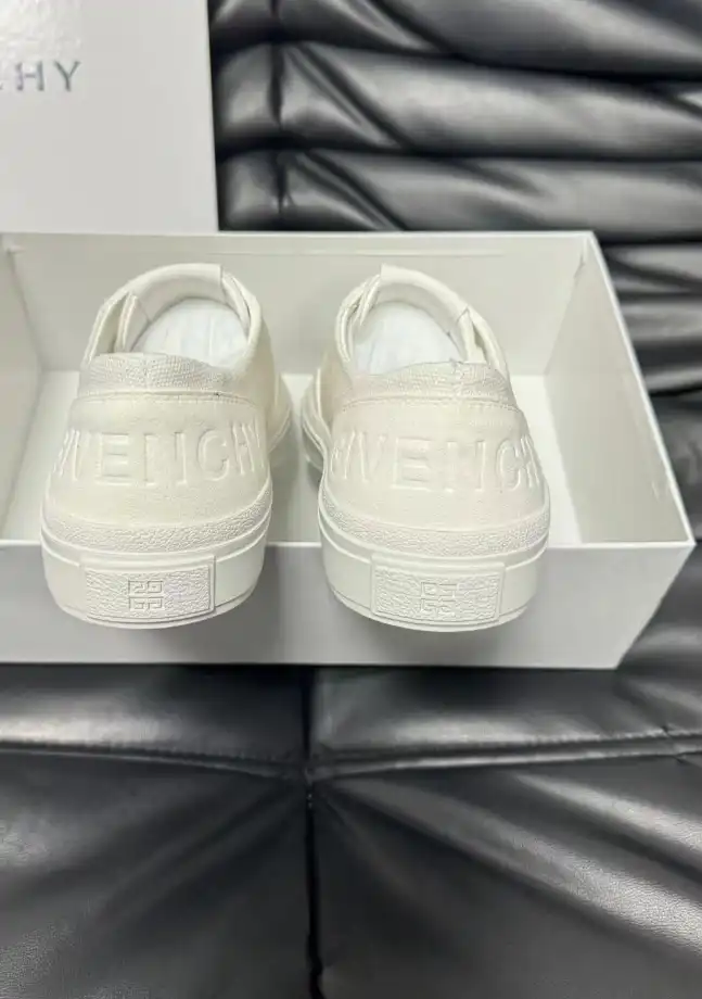 hype Givenchy Sneakers