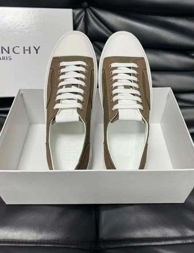 hype Givenchy Sneakers