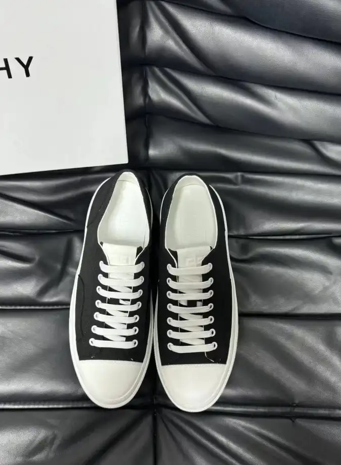 hype Givenchy Sneakers