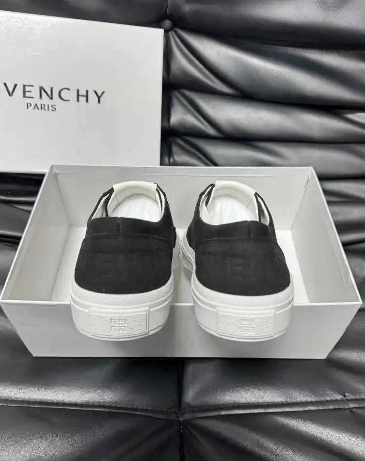 hype Givenchy Sneakers