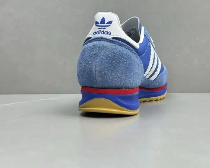 hype Adidas Sneakers