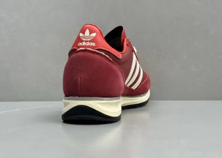 hype Adidas Sneakers