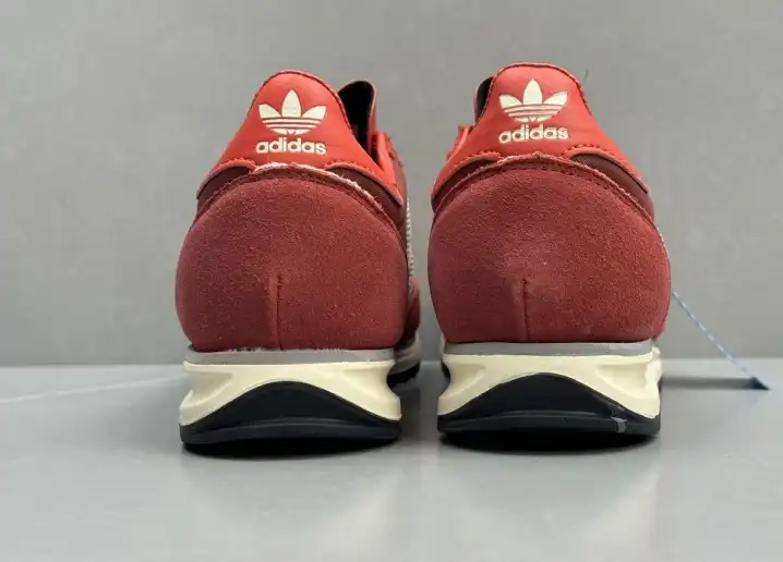 hype Adidas Sneakers