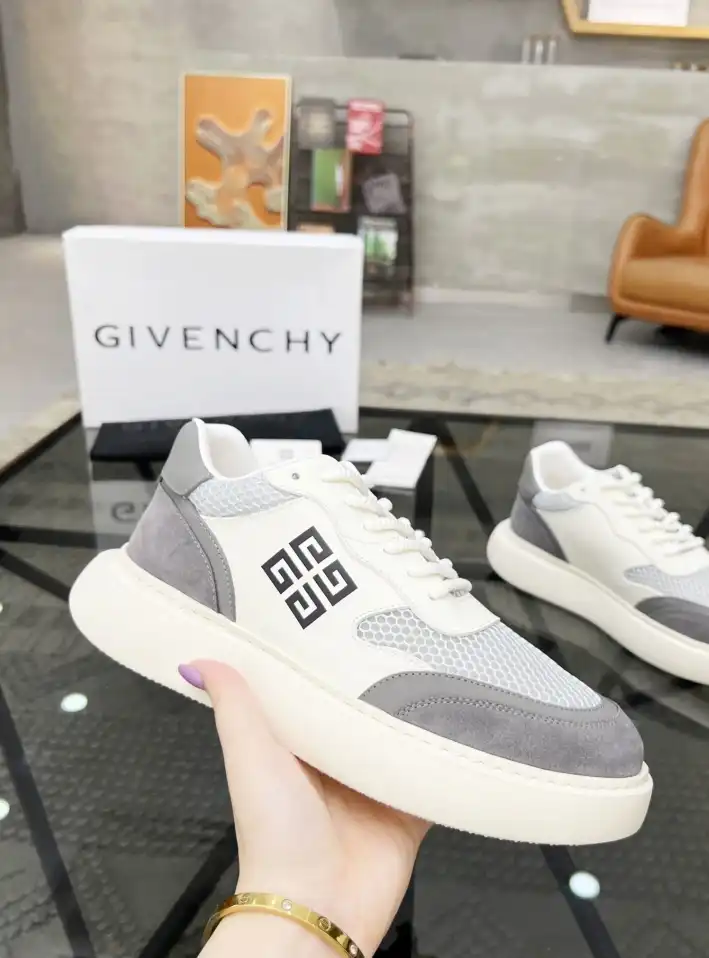 hype Givenchy Sneakers