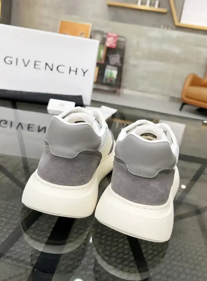 hype Givenchy Sneakers