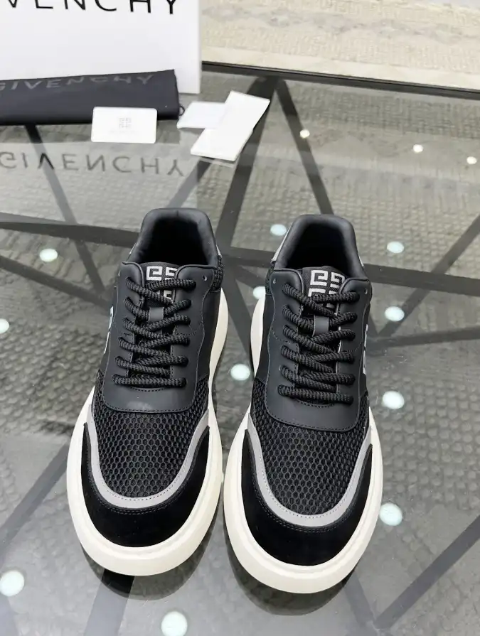 hype Givenchy Sneakers