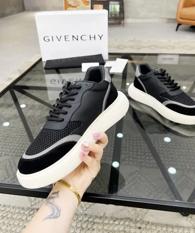 hype Givenchy Sneakers