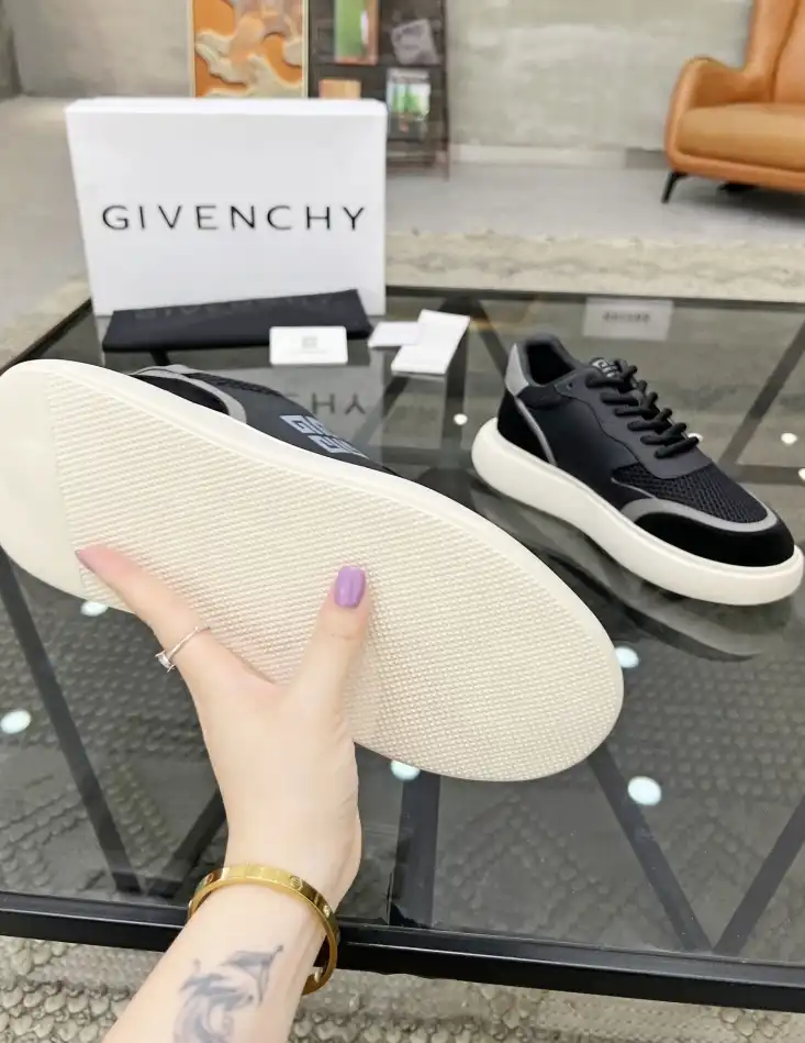 hype Givenchy Sneakers