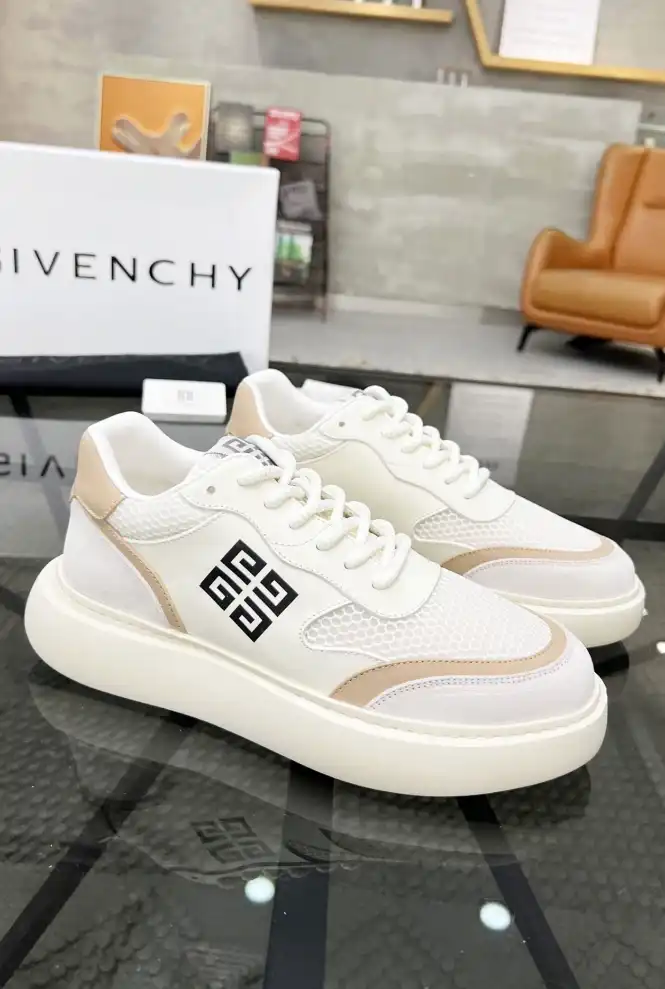 hype Givenchy Sneakers