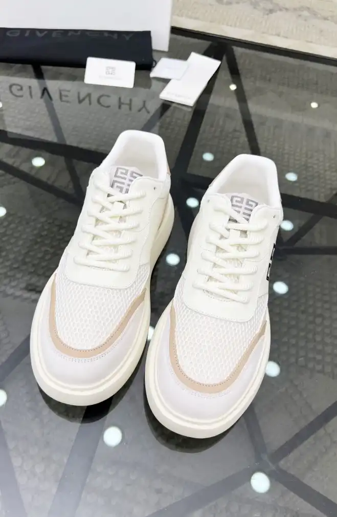 hype Givenchy Sneakers