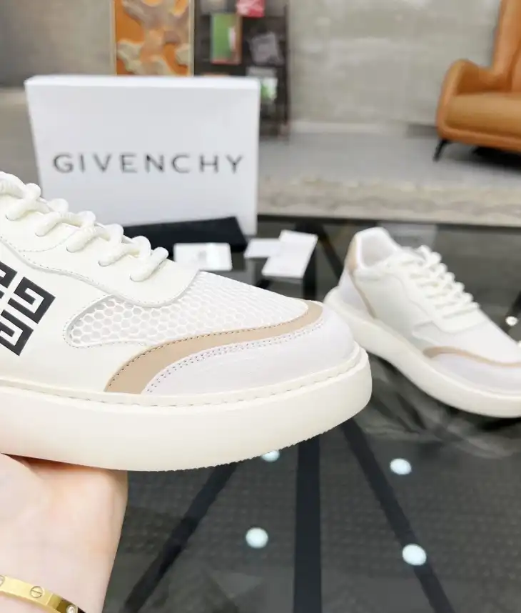 hype Givenchy Sneakers