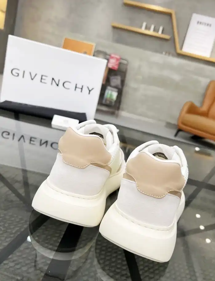 hype Givenchy Sneakers