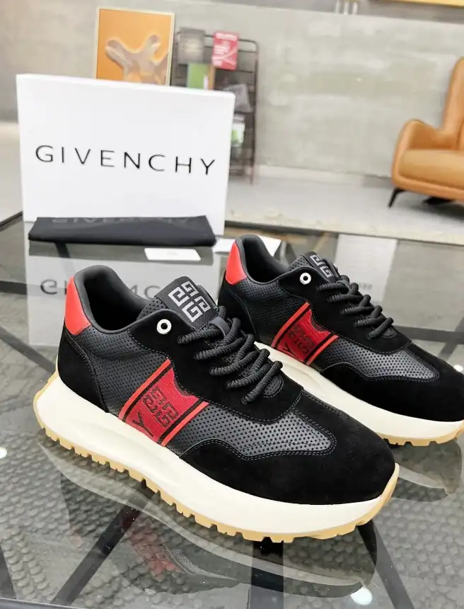 hype Givenchy Sneakers