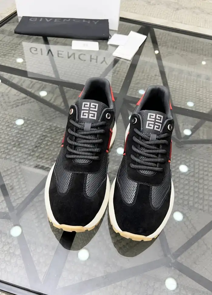 hype Givenchy Sneakers