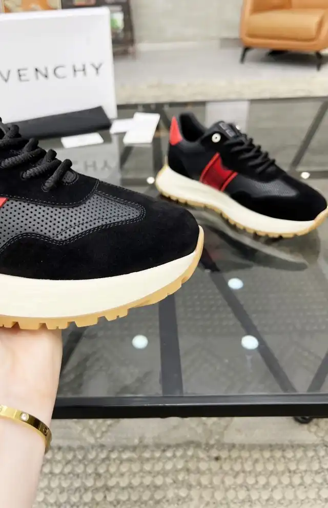 hype Givenchy Sneakers