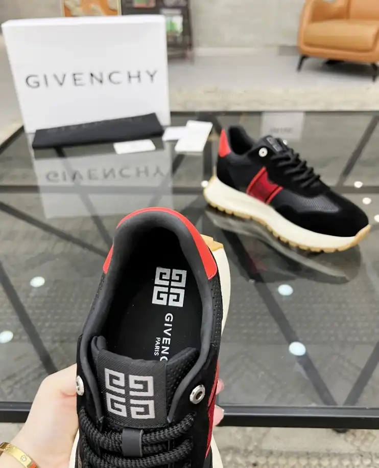 hype Givenchy Sneakers