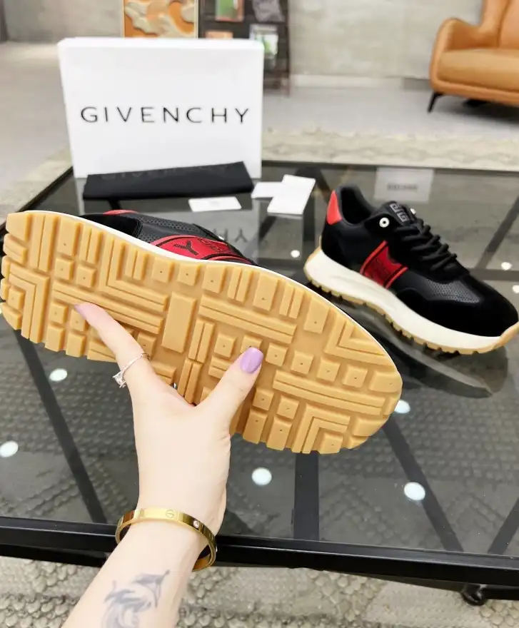 hype Givenchy Sneakers