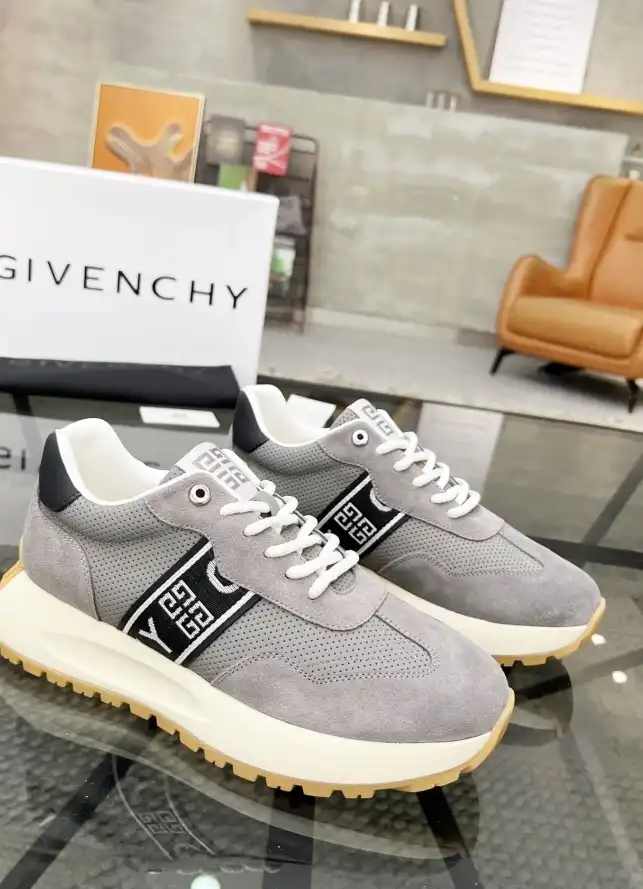 hype Givenchy Sneakers