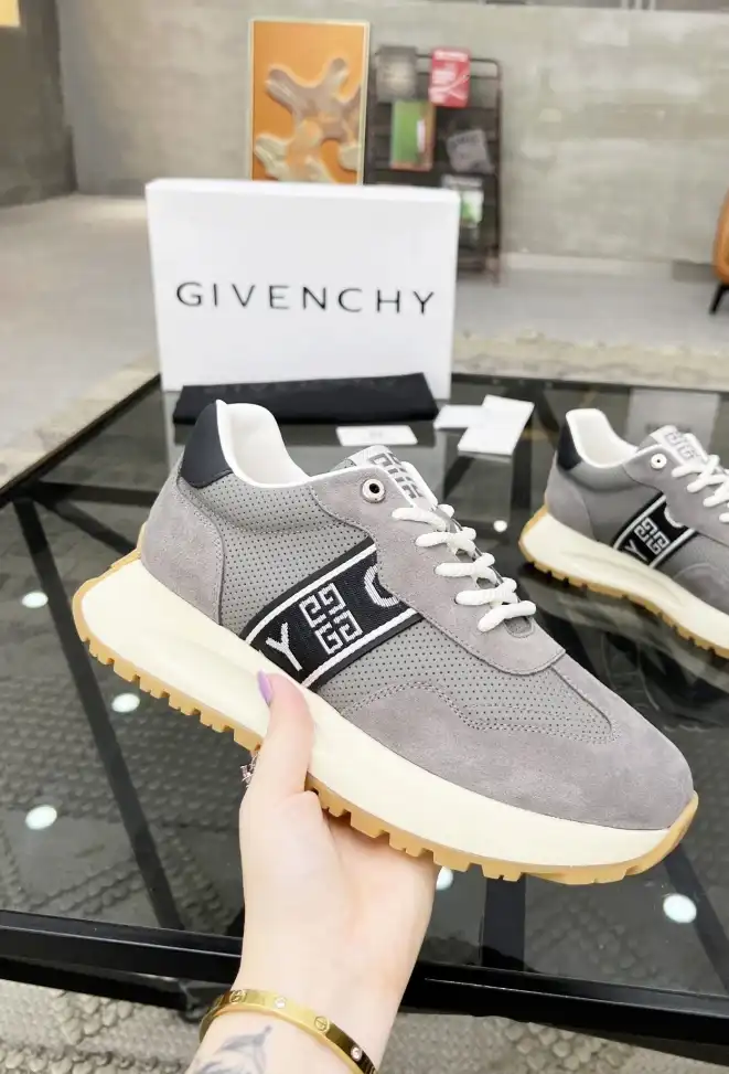 hype Givenchy Sneakers