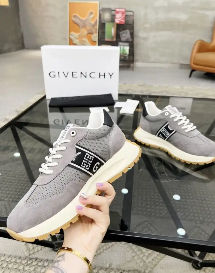 hype Givenchy Sneakers