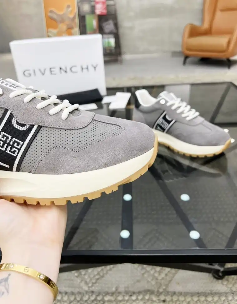 hype Givenchy Sneakers