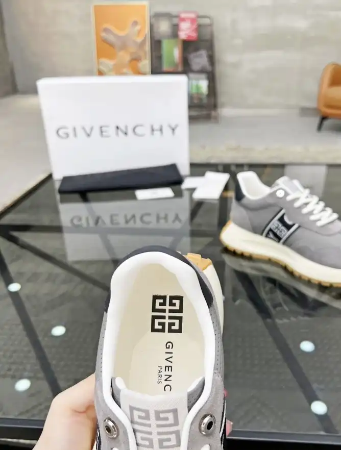 hype Givenchy Sneakers