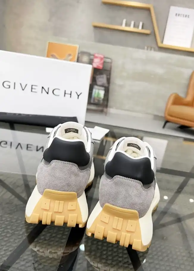 hype Givenchy Sneakers