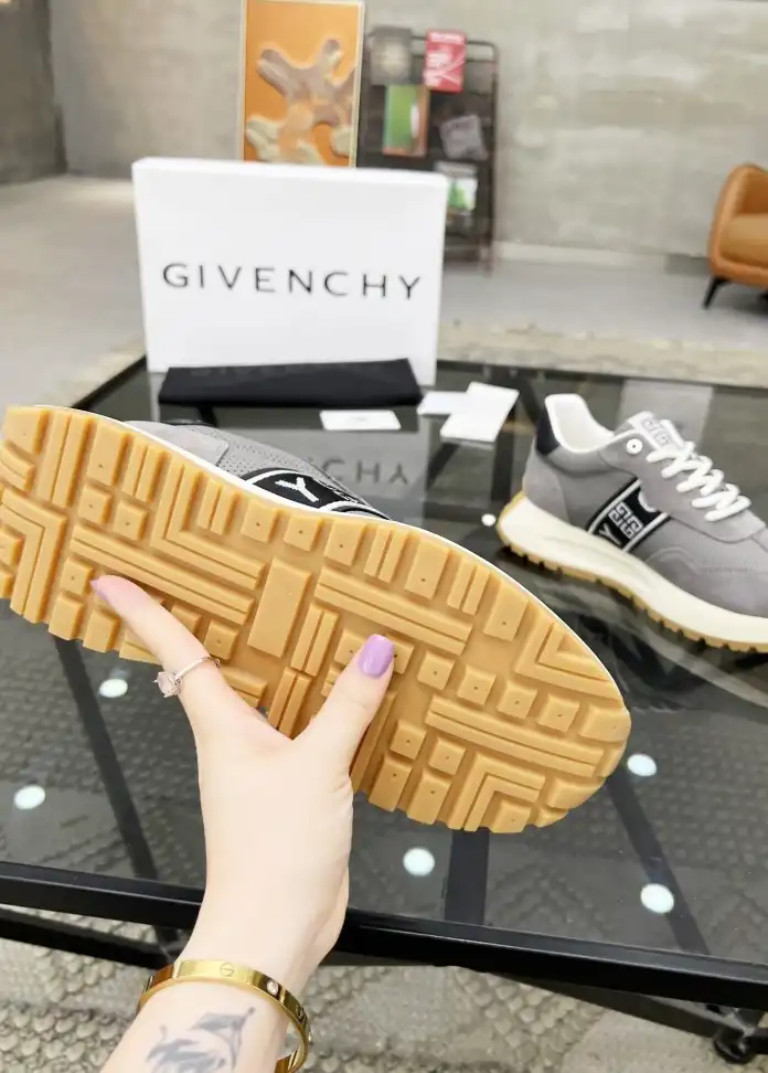 hype Givenchy Sneakers