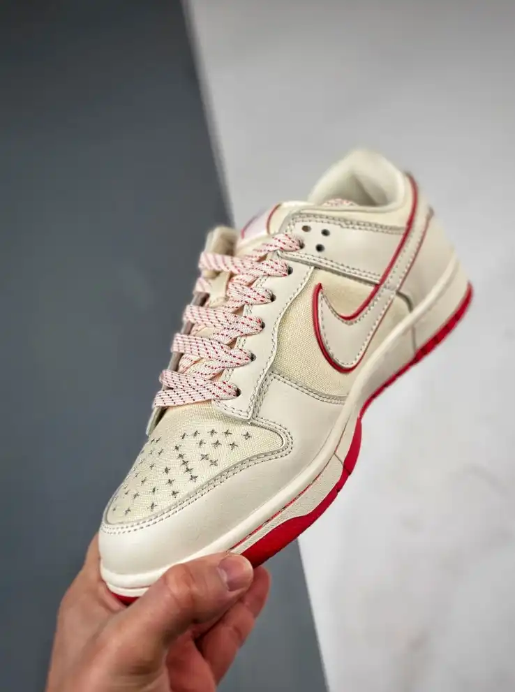 hype Nike Sneakers