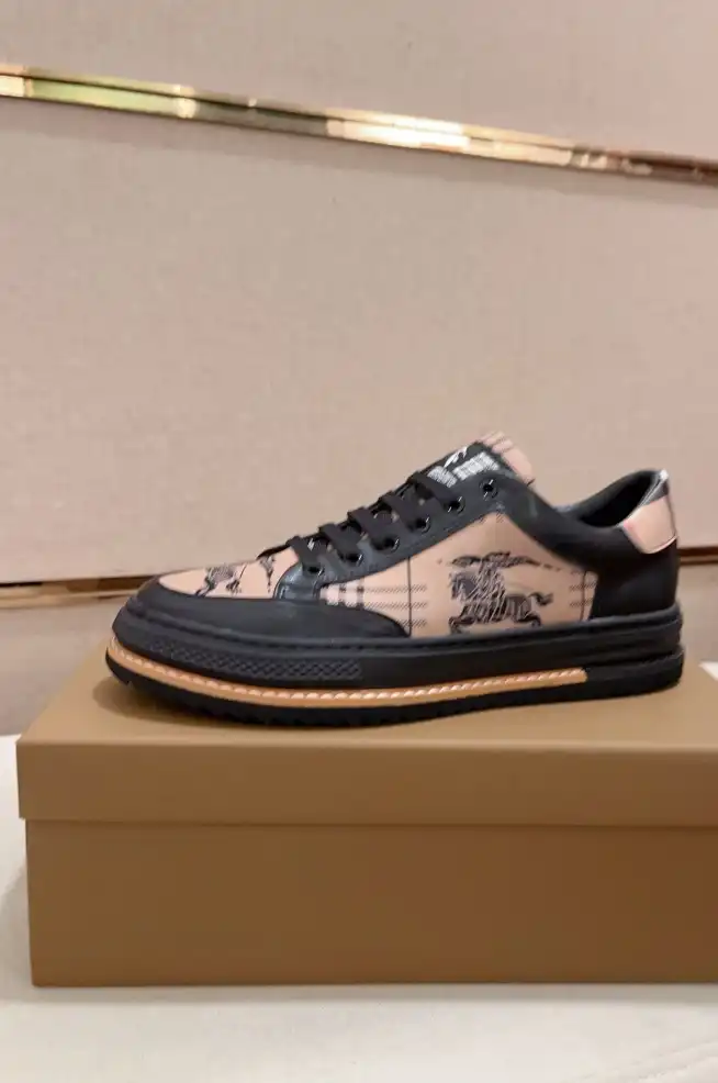 hype Burberry Sneakers