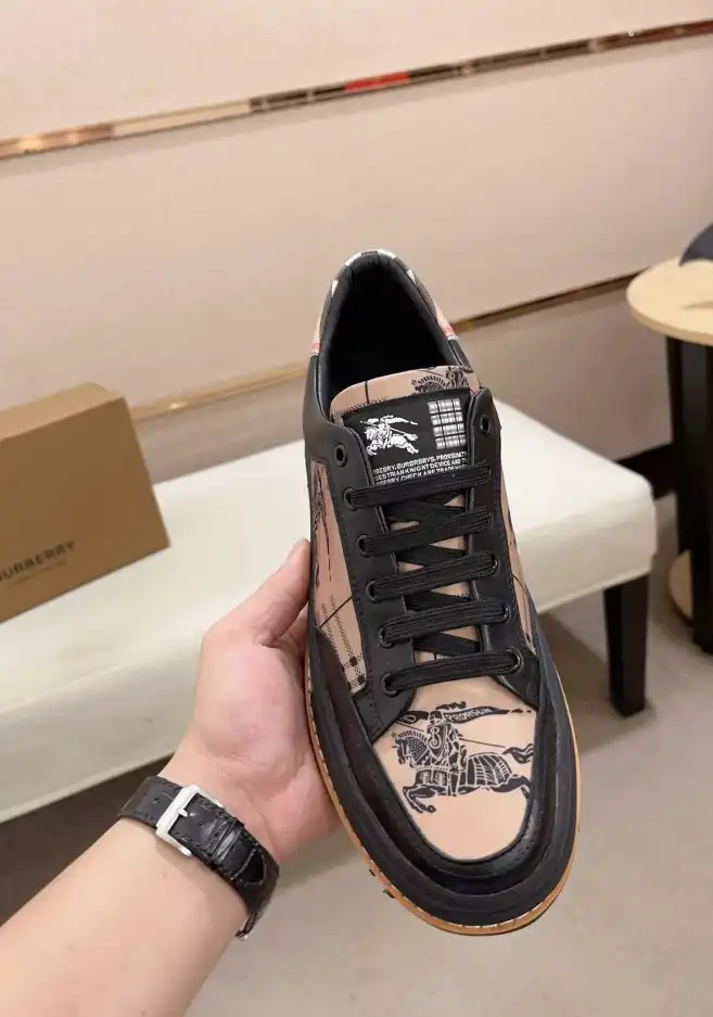 hype Burberry Sneakers