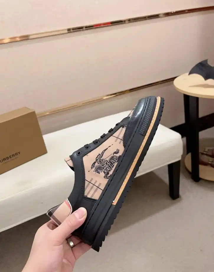 hype Burberry Sneakers