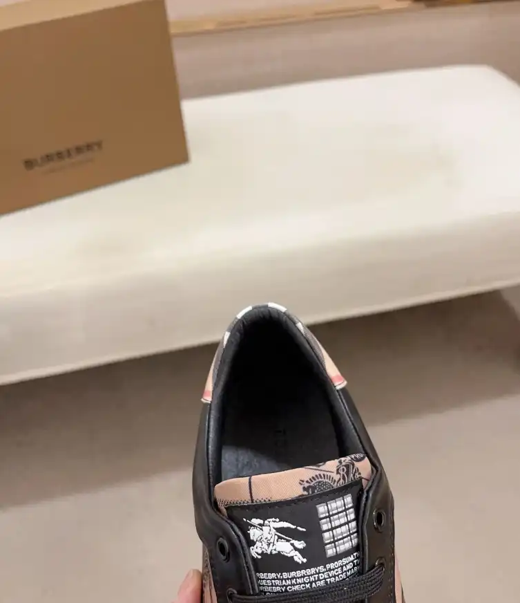 hype Burberry Sneakers