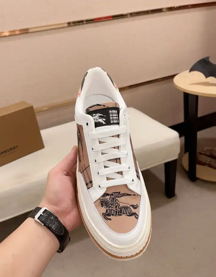 hype Burberry Sneakers