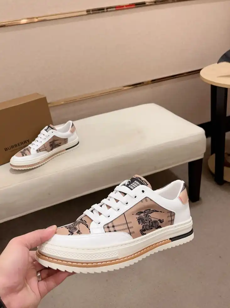 hype Burberry Sneakers