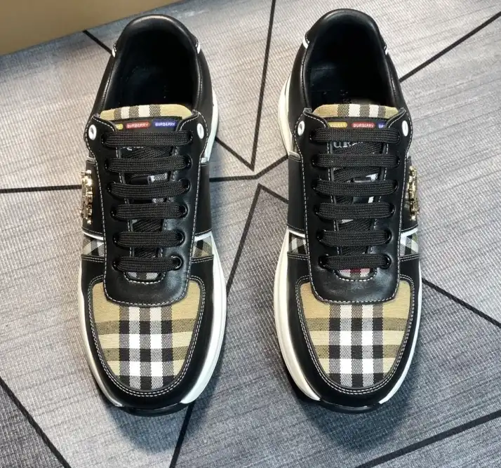 hype Burberry Sneakers