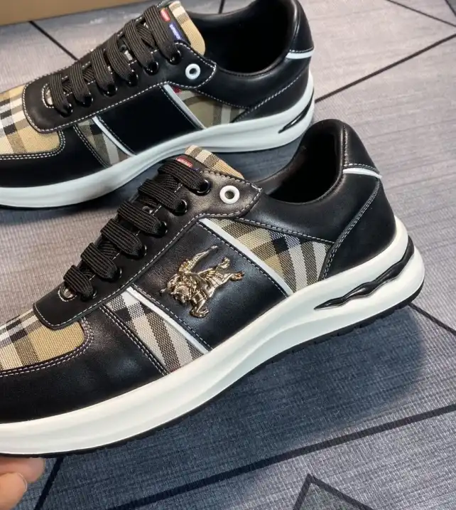 hype Burberry Sneakers