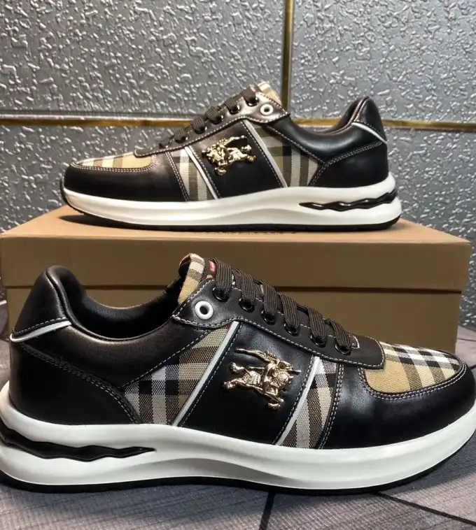 hype Burberry Sneakers