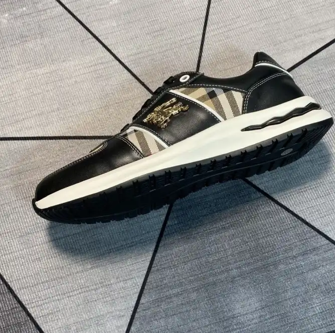 hype Burberry Sneakers