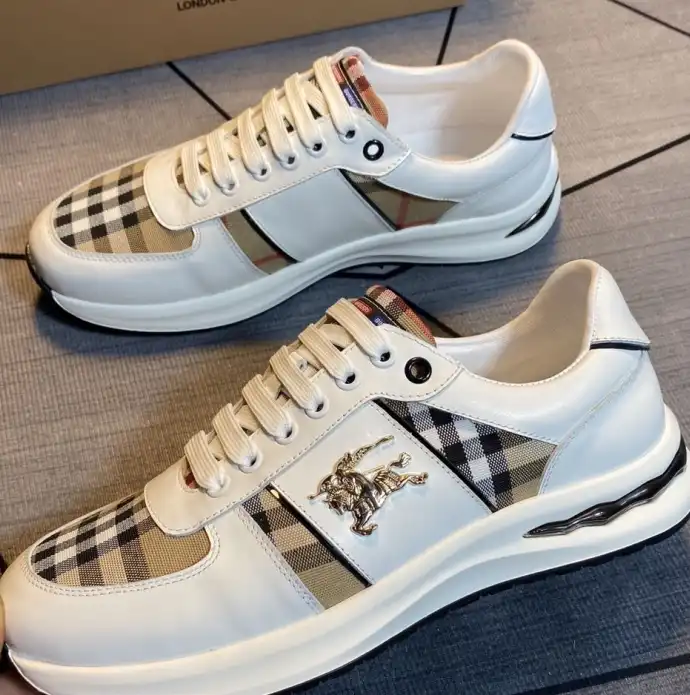 hype Burberry Sneakers