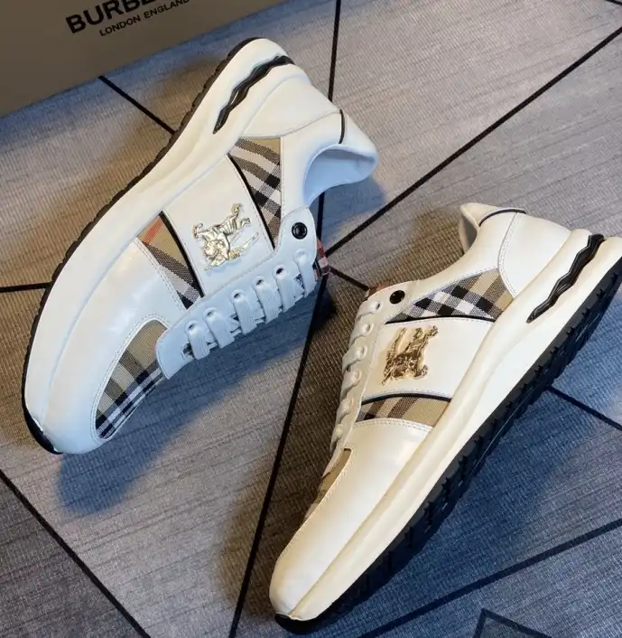 hype Burberry Sneakers