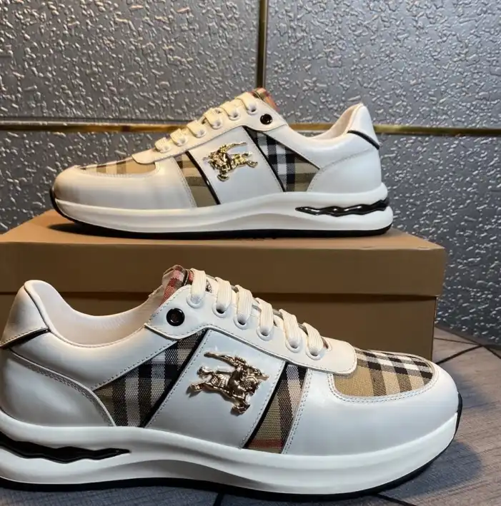 hype Burberry Sneakers