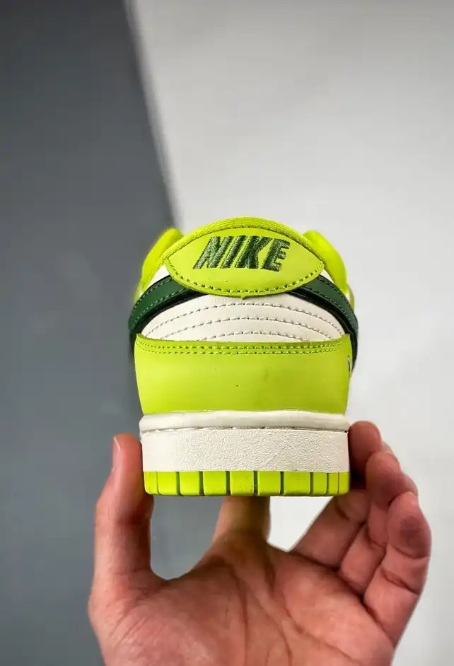 hype Nike Sneakers