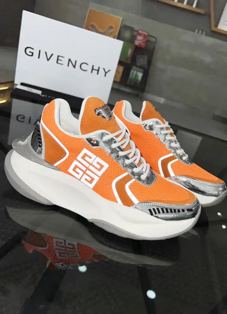 hype Givenchy Sneakers