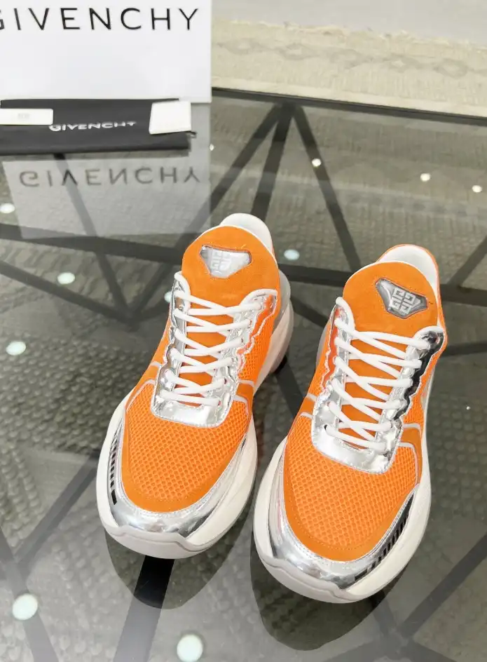 hype Givenchy Sneakers