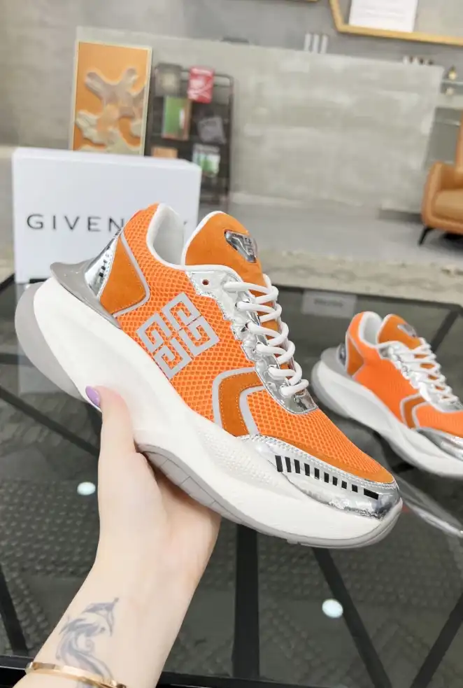 hype Givenchy Sneakers