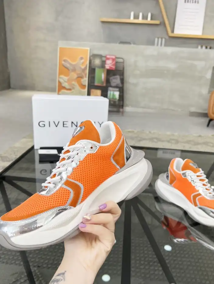 hype Givenchy Sneakers