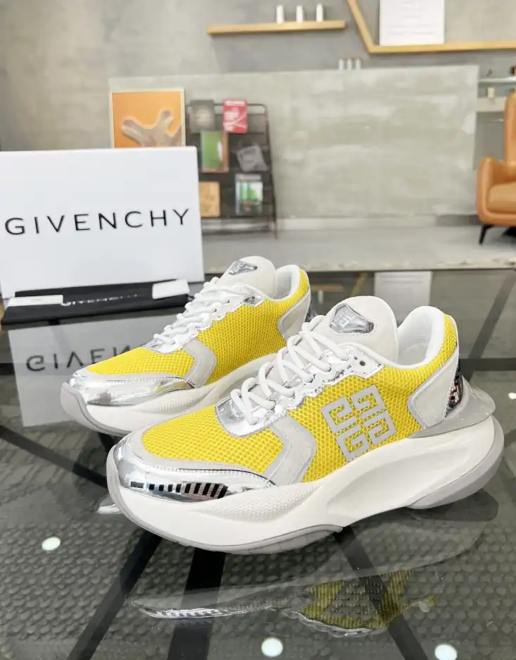 hype Givenchy Sneakers