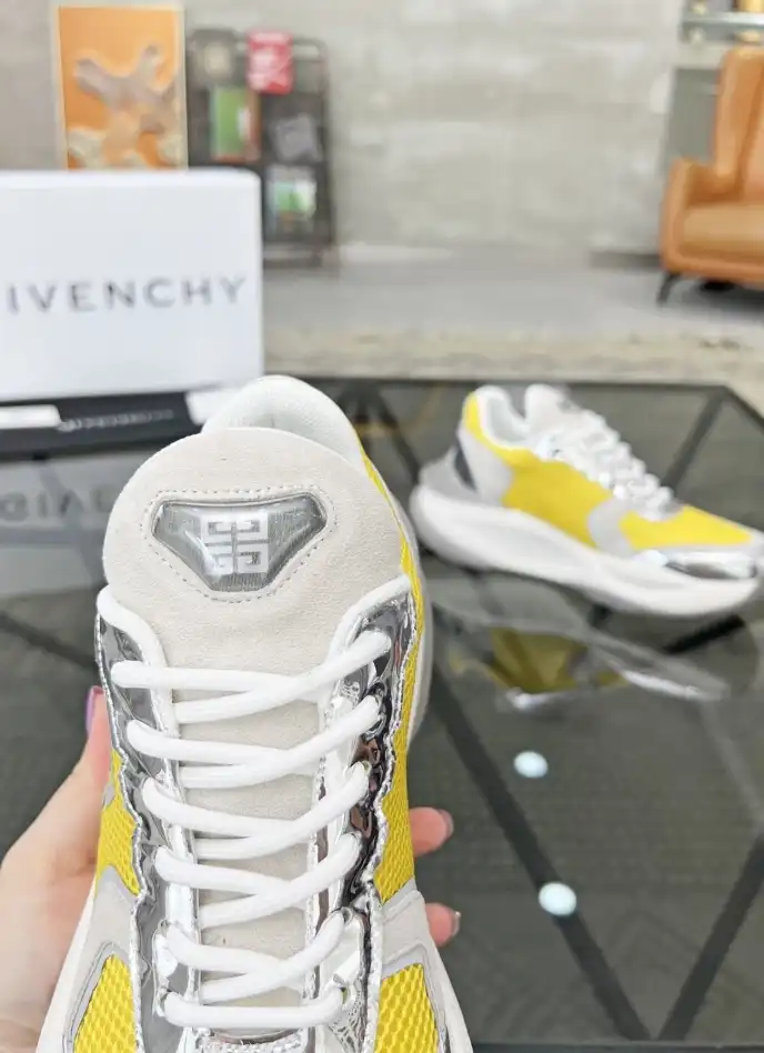 hype Givenchy Sneakers